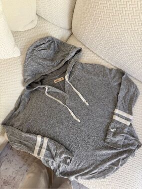 Vintage Hollister Long Sleeve Hooded Top